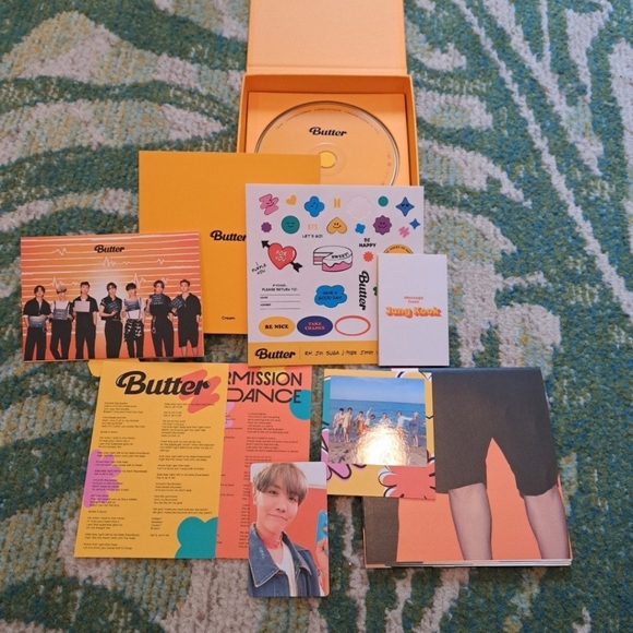 BTS Butter Album Cream Version- All Inclusions - Picture 1 of 4
